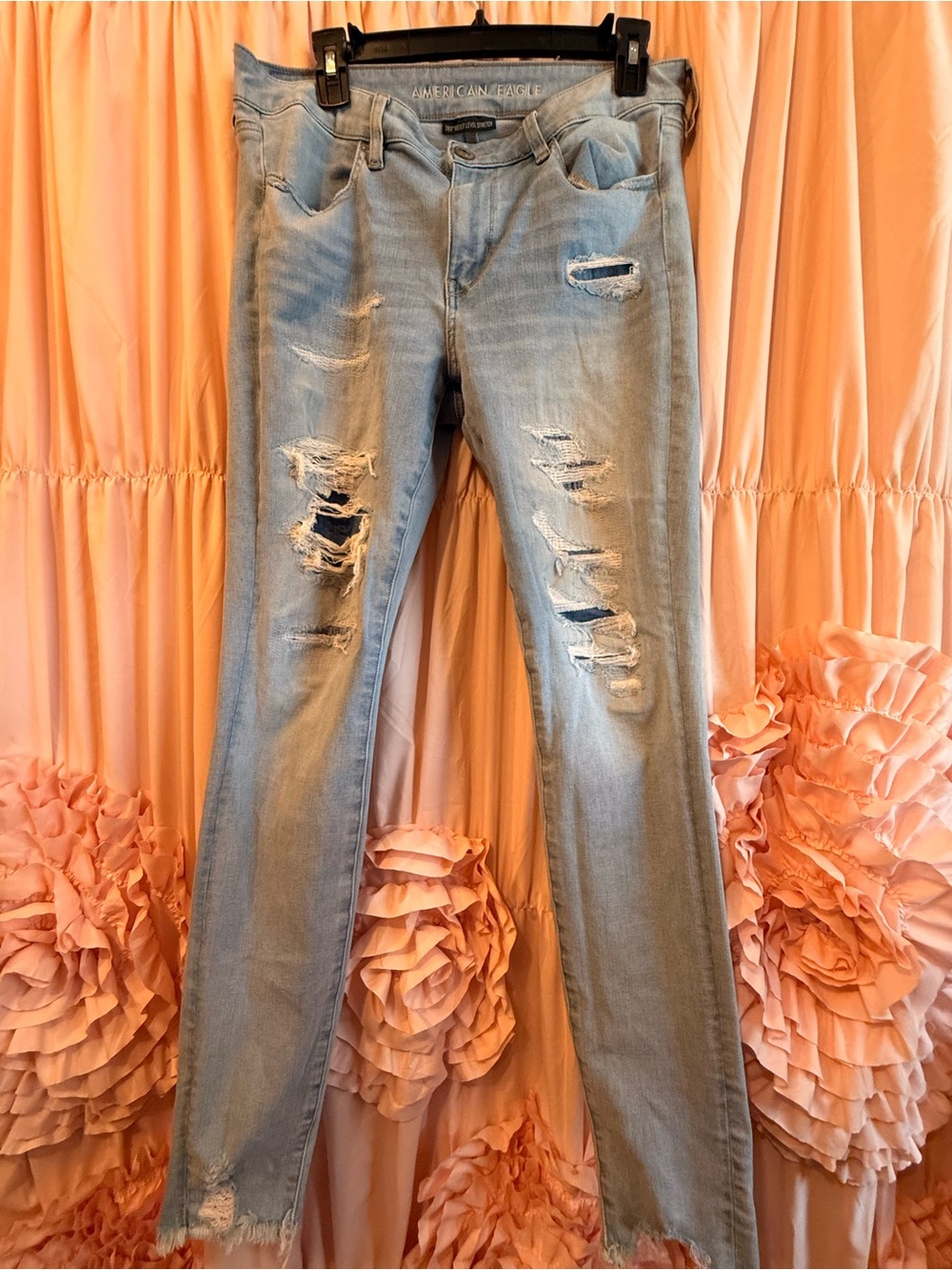 American Eagle Outfitters Light Wash Distressed Skinny Jeans
